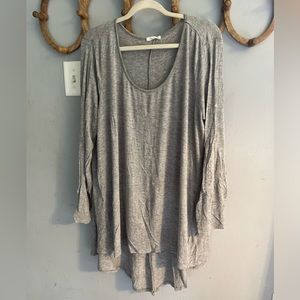 Women’s grey long sleeve top